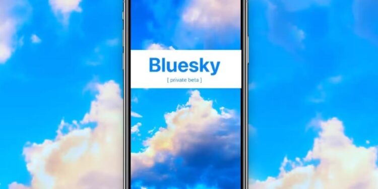 Bluesky inicia el asalto a X: ya puedes ver los mensajes sin tener una cuenta