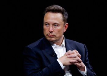 Elon Musk demanda al regulador laboral de EEUU por despido de empleados en SpaceX
