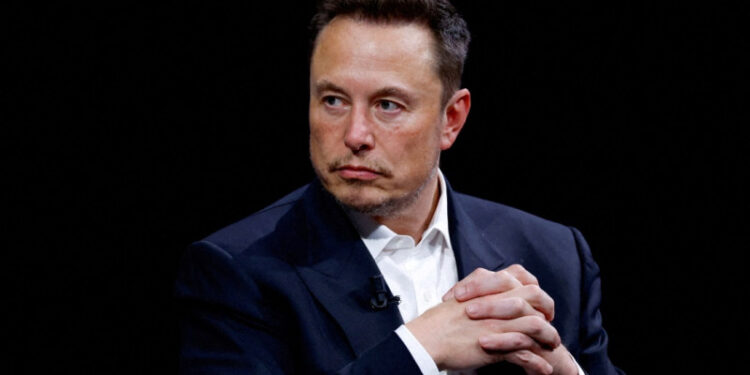 Elon Musk demanda al regulador laboral de EEUU por despido de empleados en SpaceX