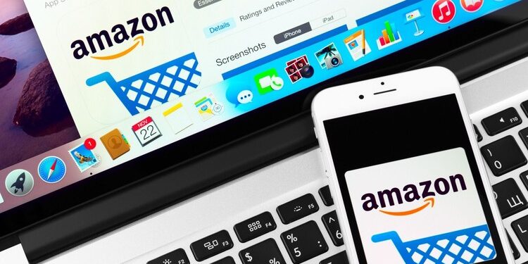 Demandan a Amazon por recomendar los productos más caros