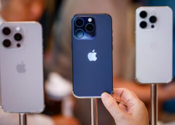 Apple lanza nuevo sistema operativo de iPhone para adaptarse a la regulación de la UE