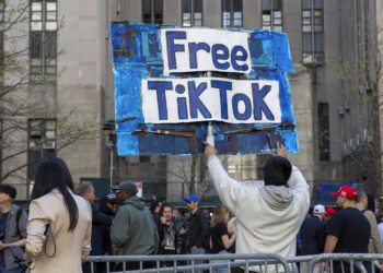 Comisión Europea amenaza con suspender TikTok en España y Francia por riesgo de adicción