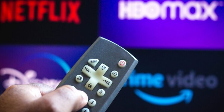Cobros extra en plataformas de streaming derivaría en demandas colectivas