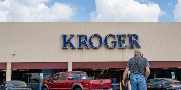 La mayor fusión entre supermercados de EU está en espera del juicio sobre su legalidad