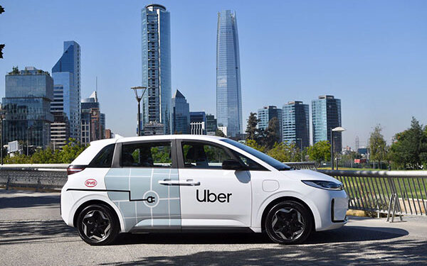 Uber crece un 16%, pero la competencia con Tesla está al acecho