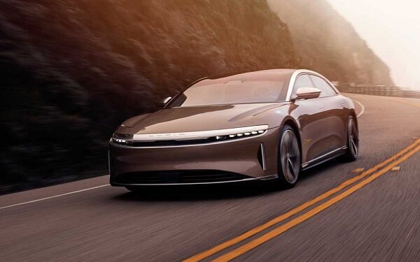 Lucid obtiene 1,500 mdd en financiación antes del lanzamiento de su nuevo SUV eléctrico
