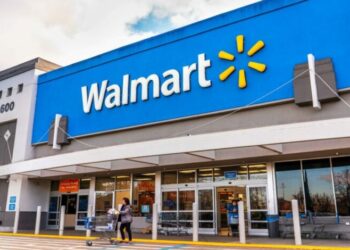 Walmart retira en EU casi 10,000 cajas de jugo de manzana contaminado