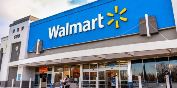 Walmart retira en EU casi 10,000 cajas de jugo de manzana contaminado
