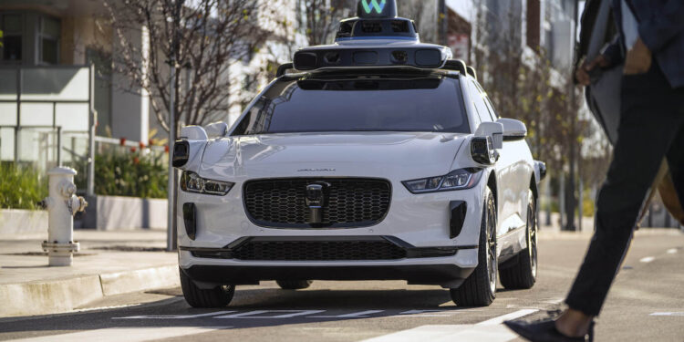 Waymo negocia con Hyundai Motor para producir taxis autónomos