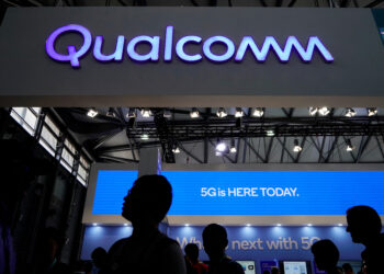 Qualcomm estudia adquirir partes del negocio de diseño de chips de Intel