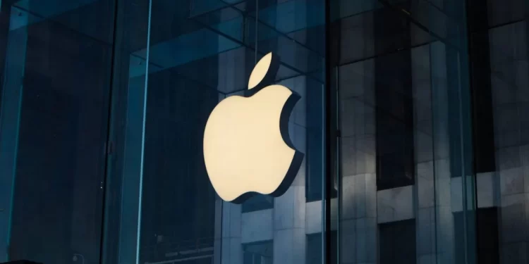 Apple enfrenta nueva una demanda por privacidad limitada por sus aplicaciones según usuarios