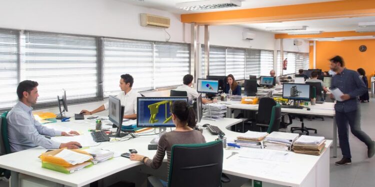 Demanda de ingenieros de software se mantiene en Latam; salarios inician en los US$48.000 al año
