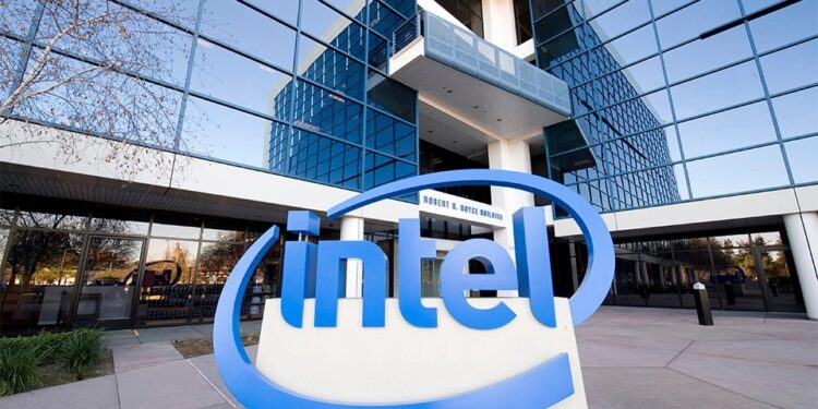 Apollo Global proyecta inversión de 5,000 mdd en Intel y una compra accionaria del 49%
