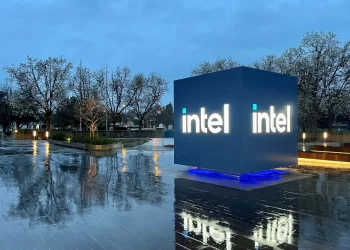 Intel concreta acuerdo por US$3.500 millones para fabricar chips de uso militar