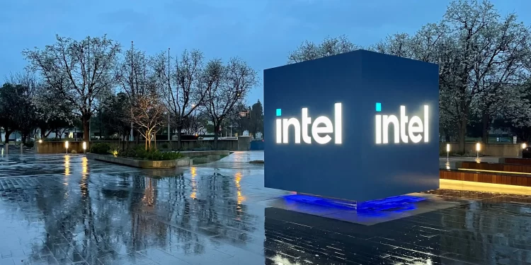 Intel concreta acuerdo por US$3.500 millones para fabricar chips de uso militar