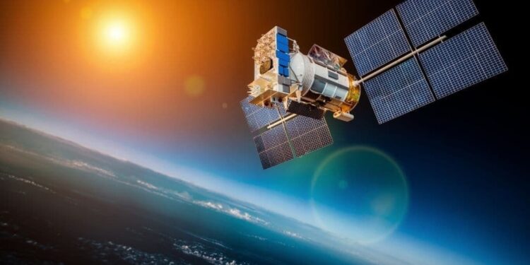 El multimillonario cofundador de Robinhood quiere instalar una red de satélites de paneles solares