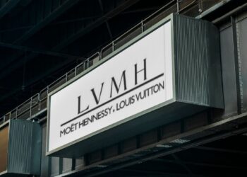 Ingresos de la cadena de bienes de lujo LVMH caen 2% a septiembre