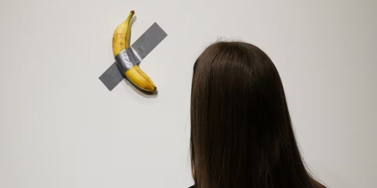 Plátano pegado a la pared que dividió al mundo del arte, sale a subasta por 1 mdd