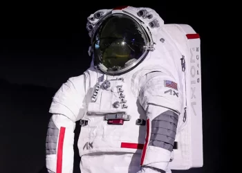 Prada y Axiom Space apuntan a la Luna con nuevo traje de astronauta; permitirá caminatas de hasta 8 horas