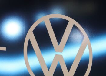 Volkswagen prevé despidos masivos y el cierre de tres fábricas en Alemania