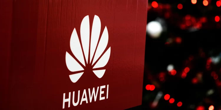 Los envíos de Huawei superaron a los de iPhone en julio