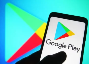 Google busca suspender decisión de abrir su tienda de aplicaciones a la competencia