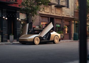 Acciones de Tesla caen 8.8%: Cybercab no convence a inversionistas