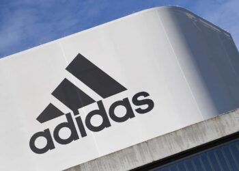 Ingresos de Adidas crecen 7% en el tercer trimestre