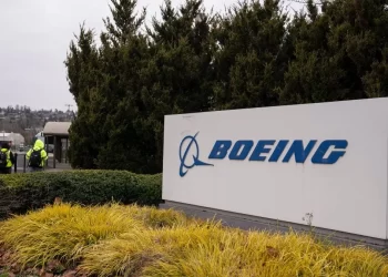 Acciones de Boeing caen después de que los trabajadores rechazaron la última oferta