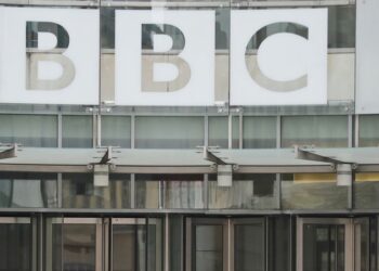 BBC recortará 155 empleos para ahorrar 29 mde de su presupuesto