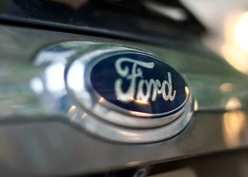 EU abre investigación sobre casi 36,000 vehículos Ford Flex por fallo en cámara trasera