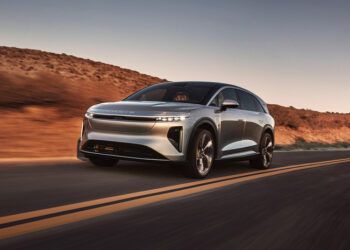 Lucid abrirá pedidos de su modelo SUV eléctrico Gravity en busca de atraer más clientes
