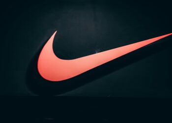 Analistas anticipan la mayor caída en ventas de Nike desde pandemia y prevén reinicio de objetivos