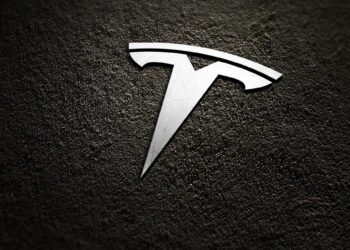 Cybercab, el nuevo robotaxi de Tesla llegará esta semana tras años de retraso