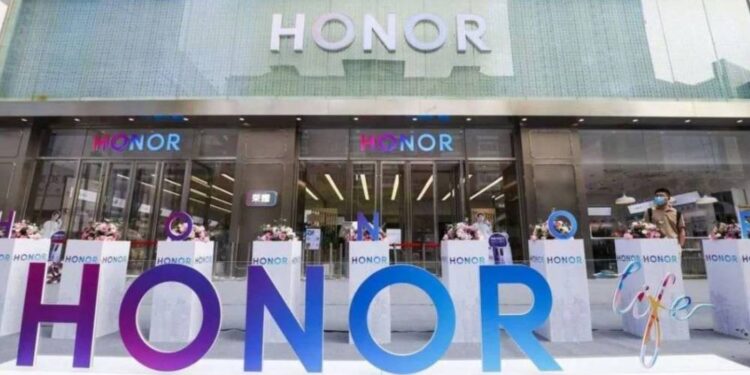 Fabricante chino Honor anuncia nuevos inversores a un año de anunciar una OPI