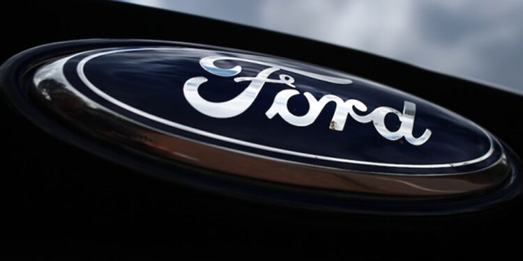 Ford recortará puestos de trabajo por transición a vehículos eléctricos y los rivales chinos