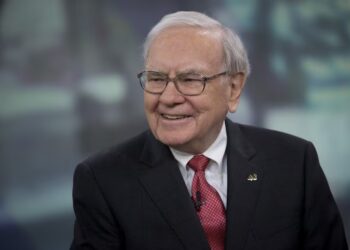 Warren Buffett invierte en Domino’s y la industria de piscinas