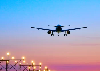 Demanda global de transporte aéreo de pasajeros subió un 7.1 % en septiembre