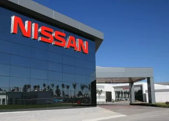 Nissan cae un 6 % en bolsa tras sus pésimos resultados y anuncio de recortes de empleos