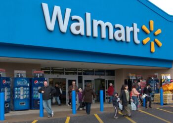 Walmart y otros minoristas de EU importan menos productos navideños ante tibia temporada festiva