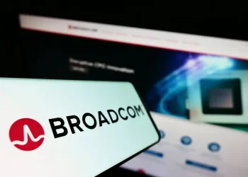 Broadcom alcanza valoración de 1 bdd gracias a las elevadas previsiones de la demanda de IA