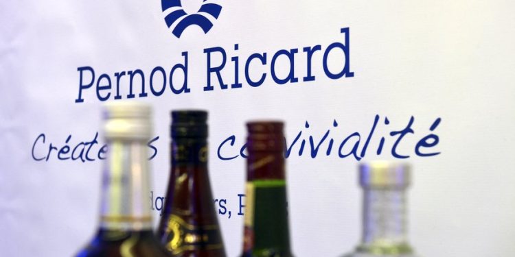 Pernod Ricard niega haber violado ley en la India, aunque sus abogados afirman lo contrario
