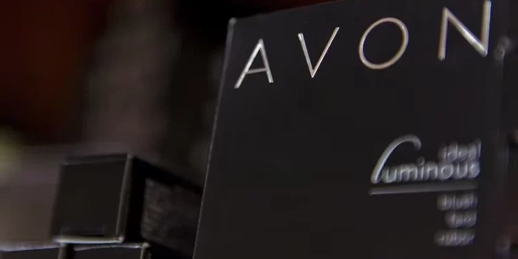 Natura negocia venta de operaciones de Avon fuera de Latinoamérica