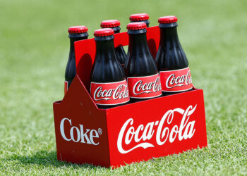 Coca Cola ganó 10,631 mdd en 2024, un 1% menos que el año anterior