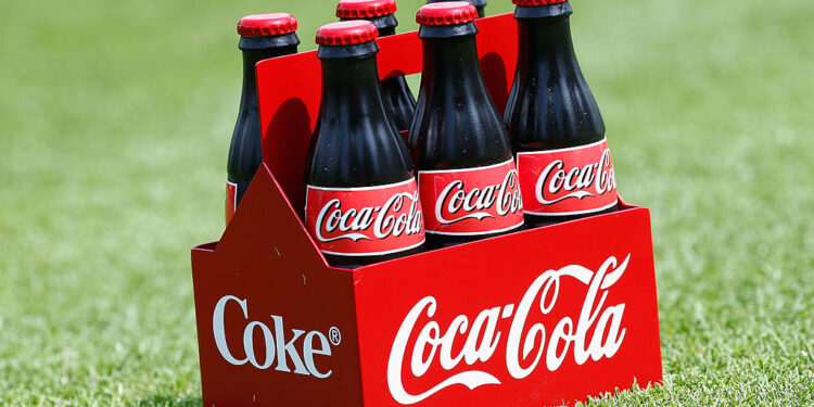 Coca Cola ganó 10,631 mdd en 2024, un 1% menos que el año anterior