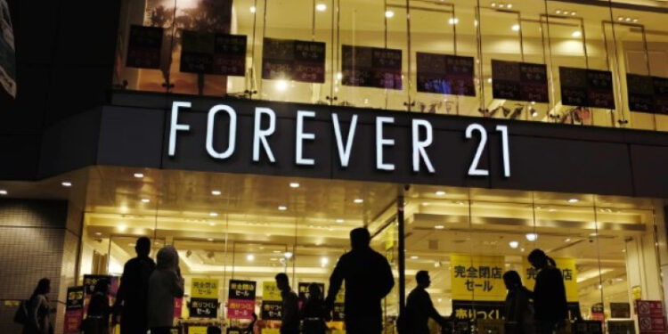Forever 21 cierra todas sus tiendas en EU tras declararse en quiebra