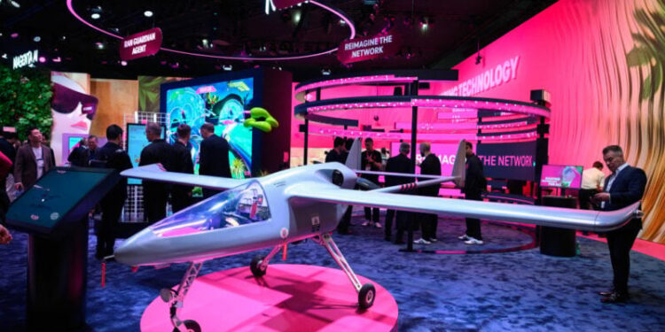 Barcelona abre sus puertas a 100,000 visitantes y a la inteligencia artificial con el MWC 25