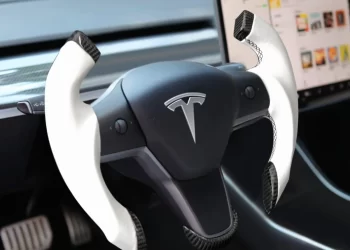Dueños de autos Tesla se deshacen de sus unidades en protesta contra Musk