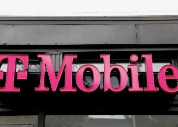 Acciones de T-Mobile caen: nuevos clientes mensuales resultaron menos de lo esperado