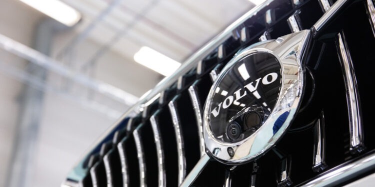 Volvo recortará hasta 800 empleos en EU por los aranceles de Trump